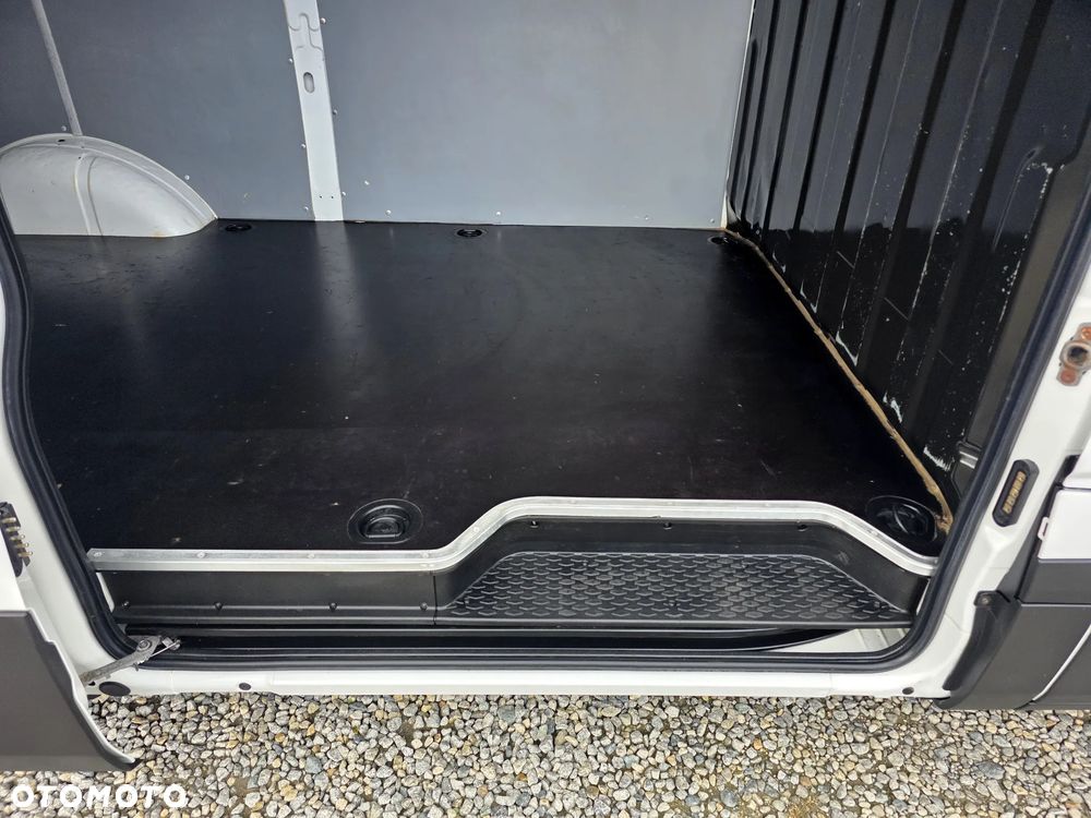 Iveco IVECO 35-180 3.0 HPI 180 KONNY ŚREDNI WYSOKI AUTOMAT 8 BIEGOWY HIMATIC KLIMA NAVIGACJA GWARANCJA WEBASTO - 29