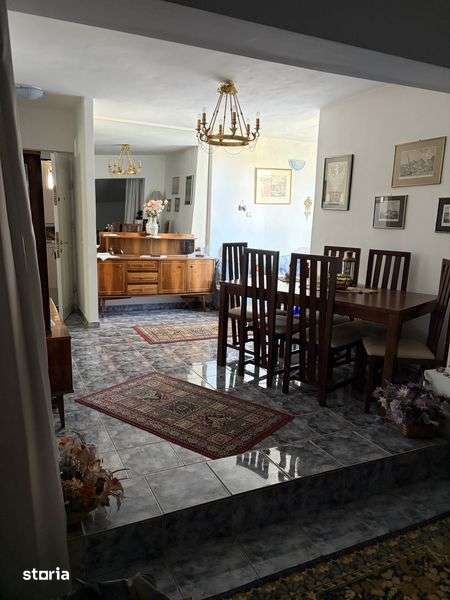 Apartament de vanzare — fotografia 1