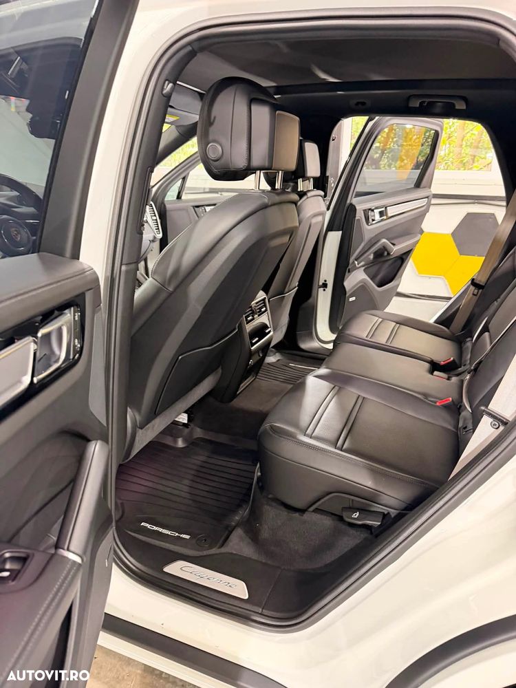Porsche Cayenne E-Hybrid - 6