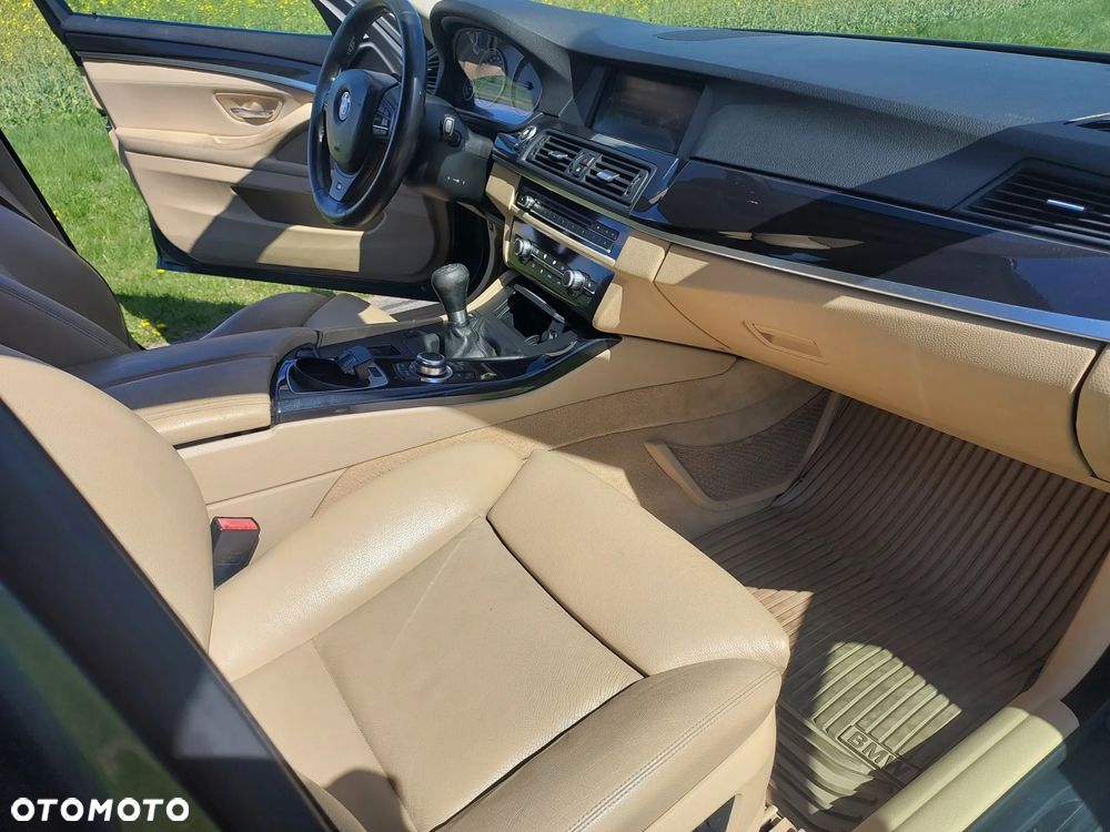 BMW Seria 5 520d - 14