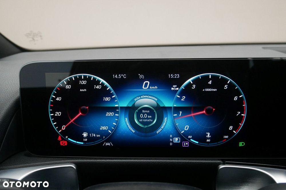 Mercedes-Benz GLB - 9