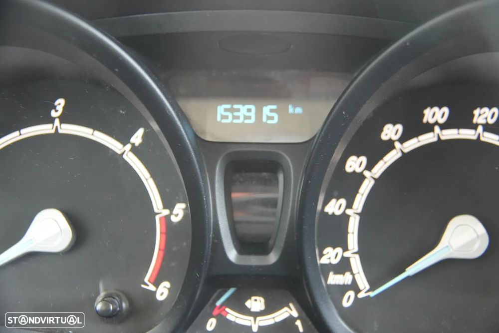 Ford Transit Courier 1.5TDCI - 13