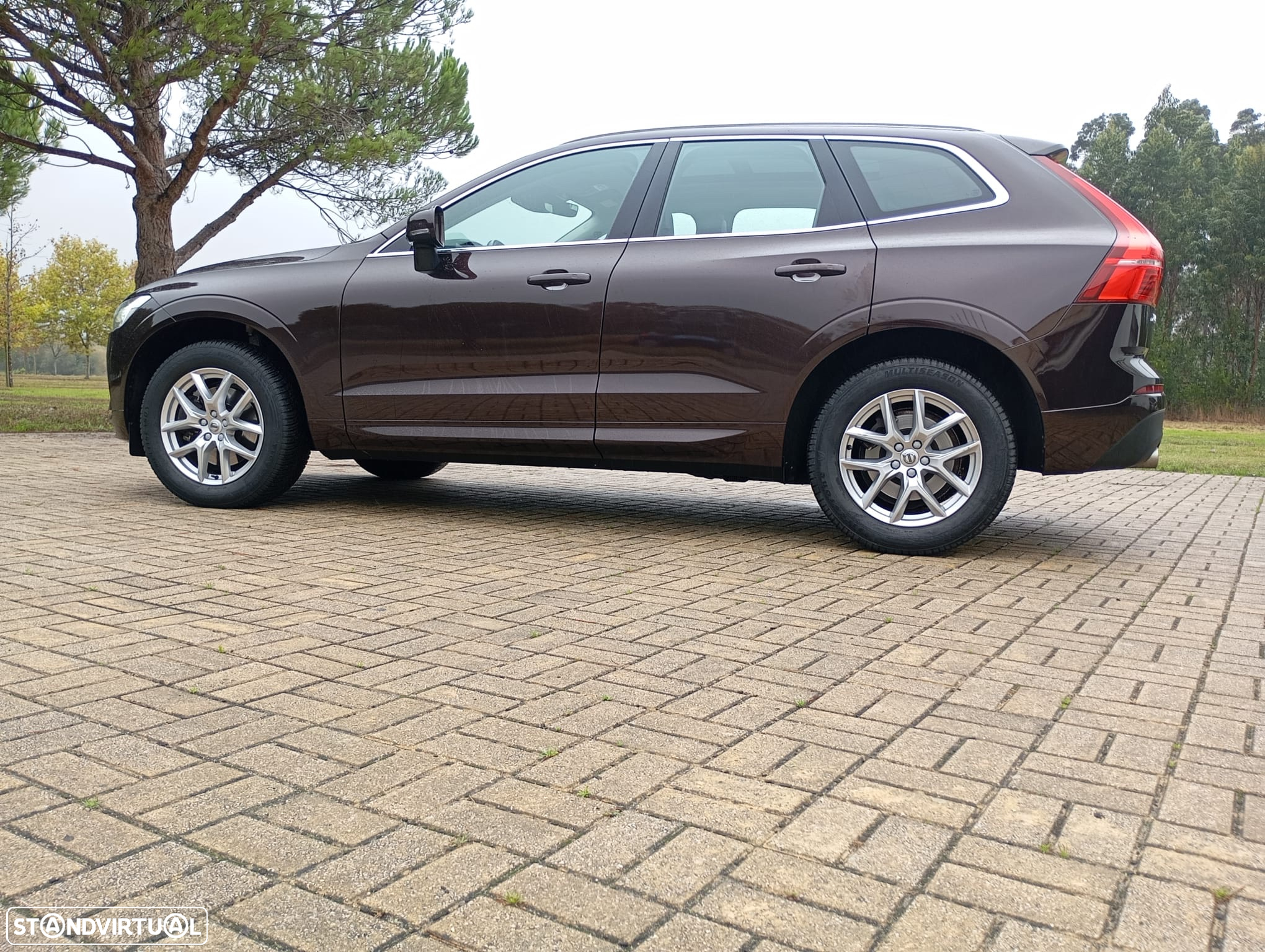 Volvo XC 60 2.0 D4 Momentum AWD Geartronic - 12