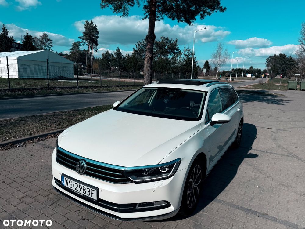 Volkswagen Passat - 1