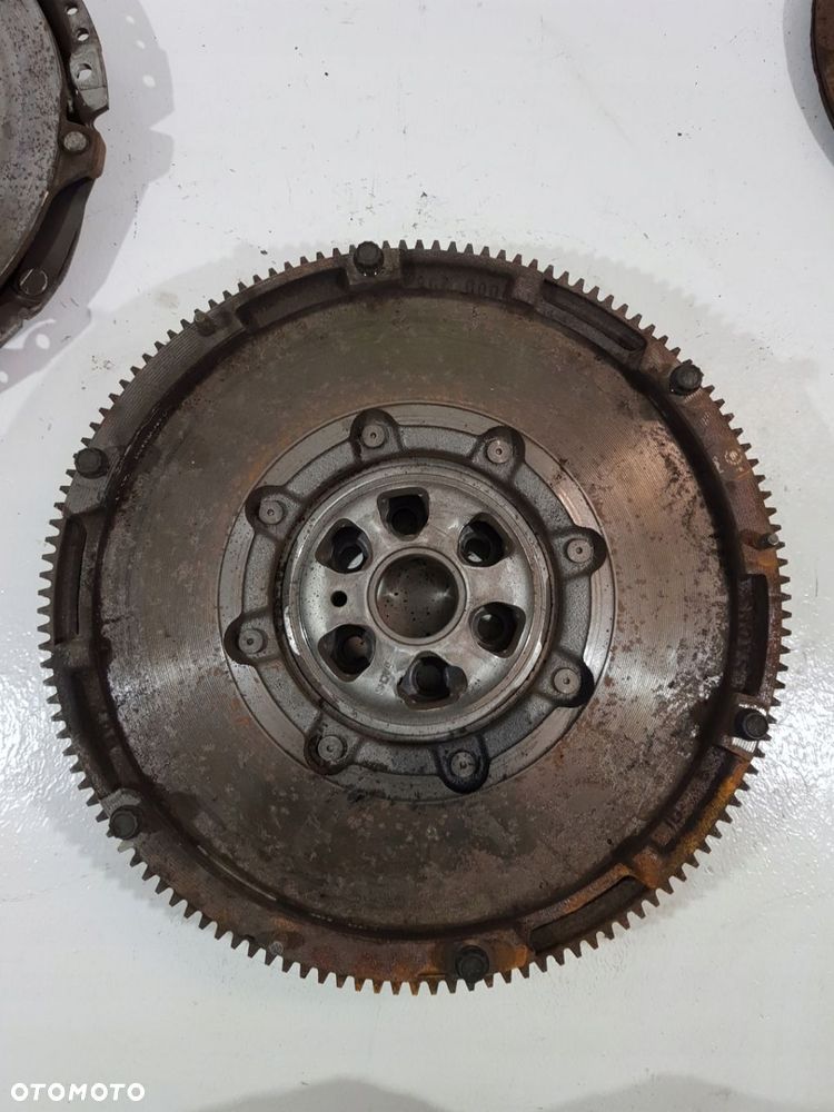 KOŁO DWUMASOWE SPRZĘGŁO 03L105266CC VW AUDI SKODA SEAT 2.0 TDI CFF 30 TYŚ - 10