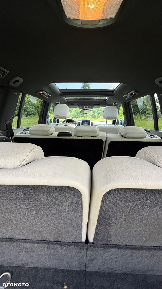 Mercedes-Benz GLS - 21