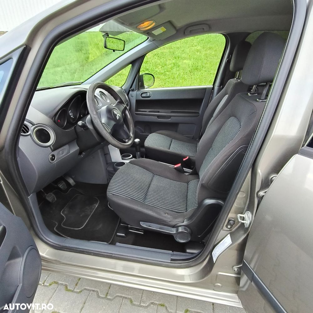 Mitsubishi Colt 1.1 Inform + - 6