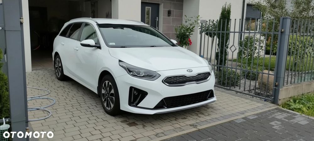 Kia Ceed - 4