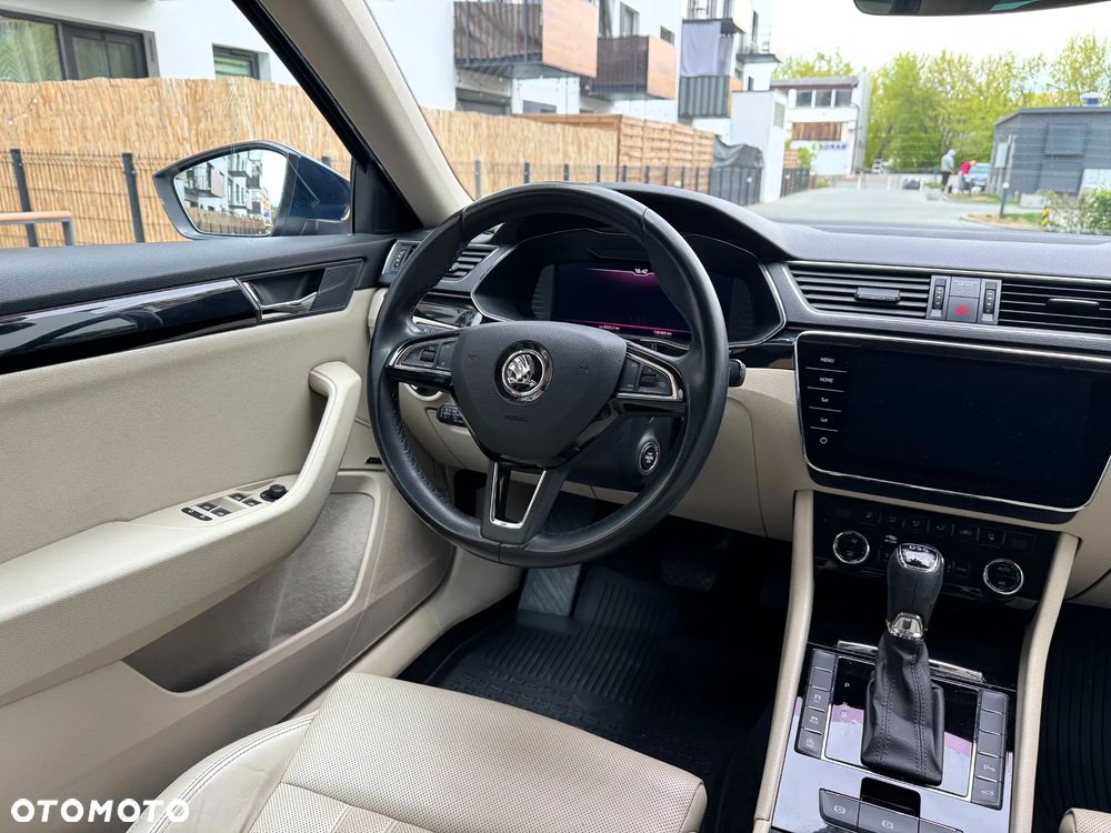 Skoda Superb 2.0 TDI SCR 4x4 L&K DSG - 17
