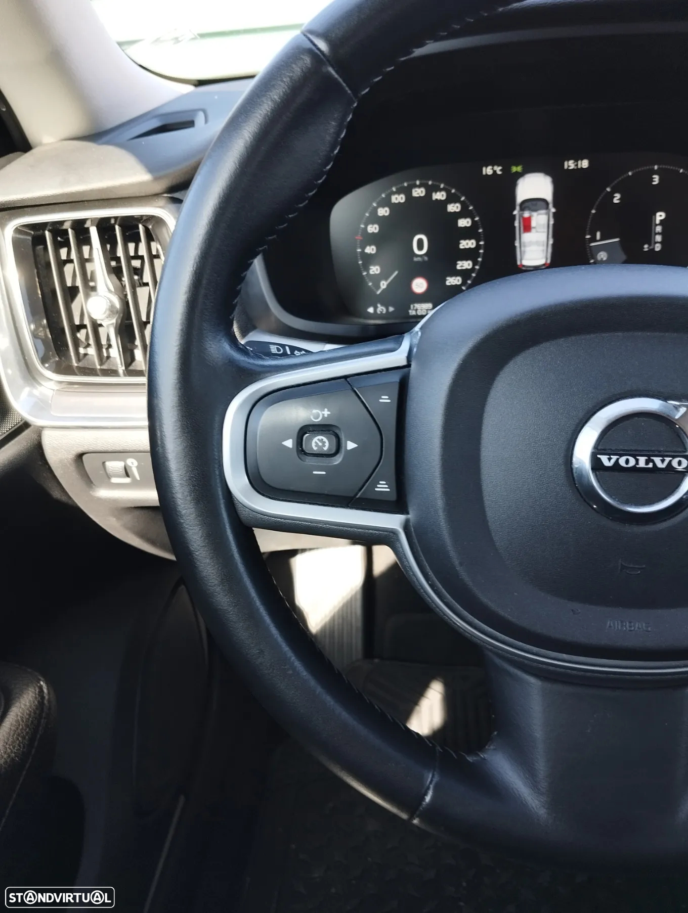 Volvo V60 2.0 D3 Momentum Geartronic - 14