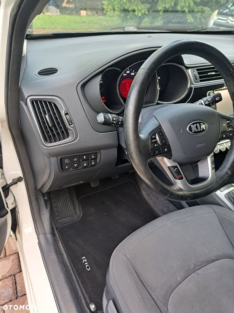 Kia Rio 1.1 crdi XL - 11