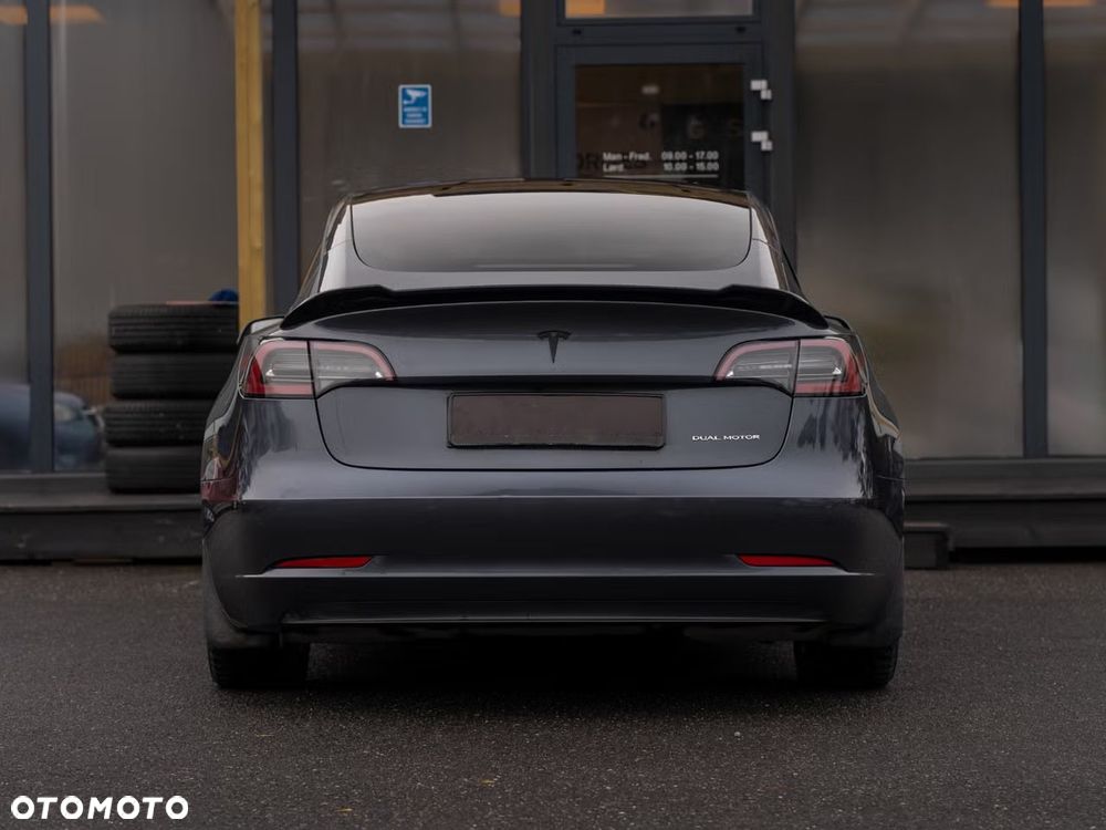 Tesla Model 3 - 7