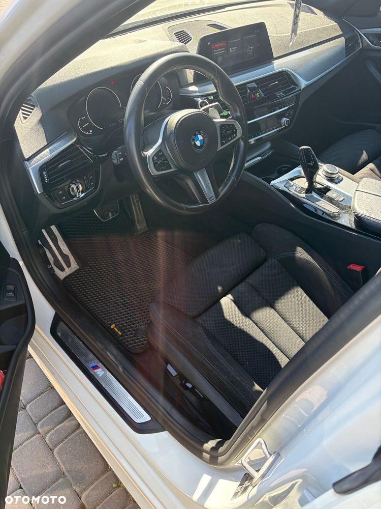 BMW Seria 5 518d M Sport - 18