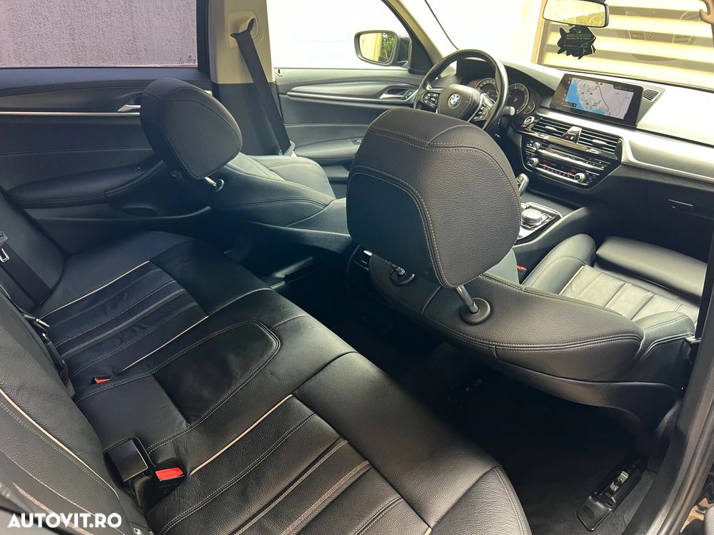 BMW Seria 5 520d Aut. Luxury Line - 32