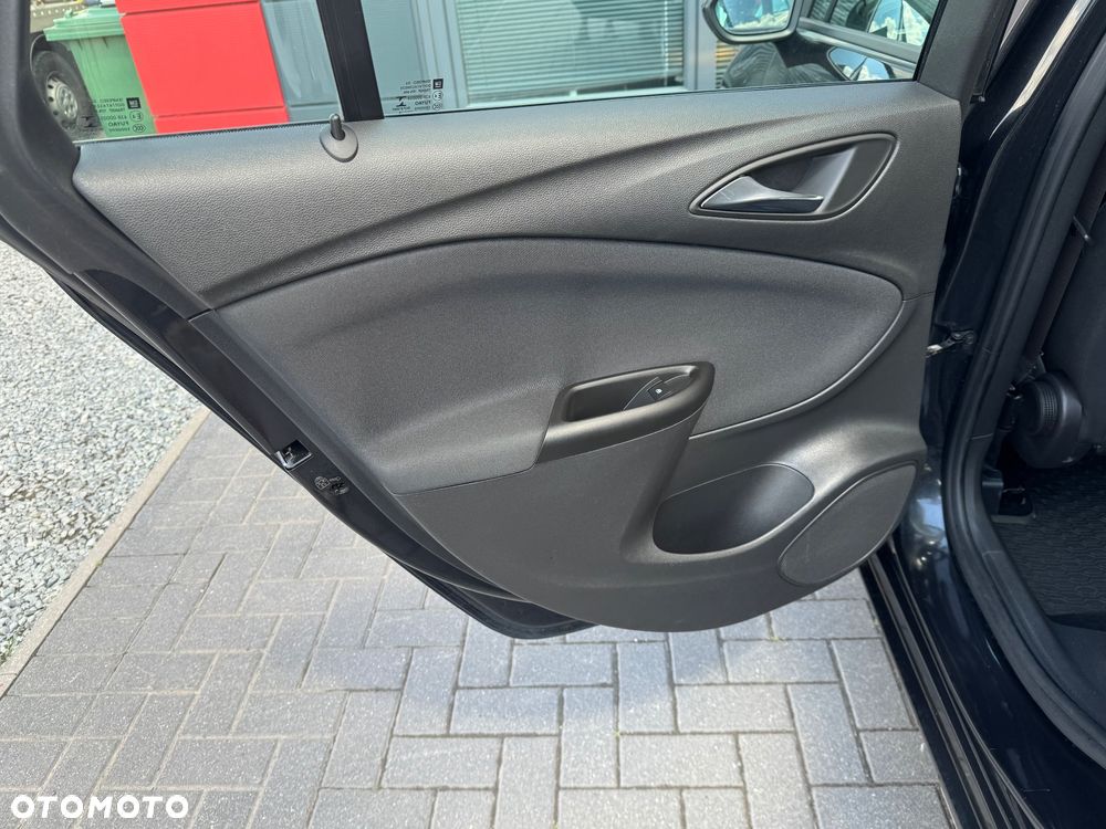 Opel Astra 1.6 CDTI Sport - 19