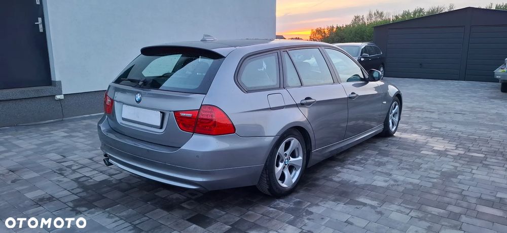 BMW Seria 3 320d Efficient Dynamics Edition Edition Luxury Line Purity - 25