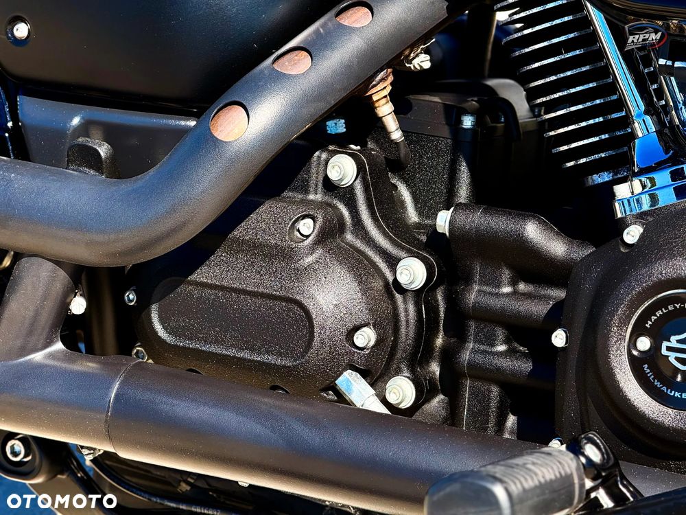 Harley-Davidson Softail Street Bob - 32