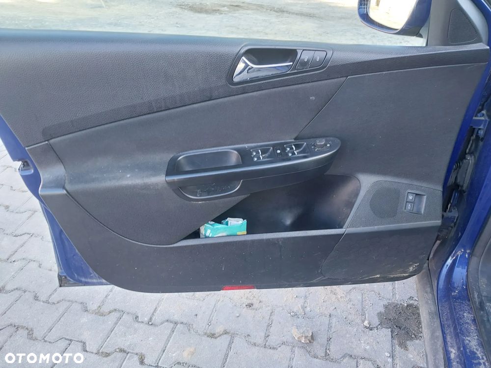 Volkswagen Passat B6 KOMBI silnik kompletny 2.0 TDI 140KM BKP Bmn Bmr Bkd Blb Bre Brf Brd Bsy Byl Bma Bwc skrzynia biegów JLU 6 biegów sprzęgło dwumasa lewarek drzwi prawe lewe przód tył klapa lusterko NIEBIESKI LC5E listwy chrom turbina turbosprężarka pompa maglownica zwrotnica zacisk kokpit panel dekory boczek drzwi tapicerka podsufitka podszybie fotel zestaw startowy sterownik szyba zamek lampa blenda wykładzina alufelgi roleta podłokietnik mechanizm tempomat kolektor osłona dolot tłumik wydech NA CZĘŚCI WSZYSTKIE CZĘŚCI - 19