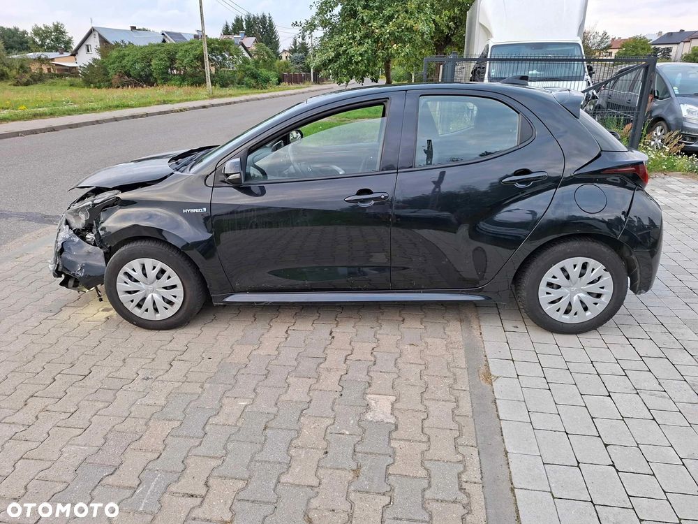 Toyota Yaris Hybrid 100 Life - 16