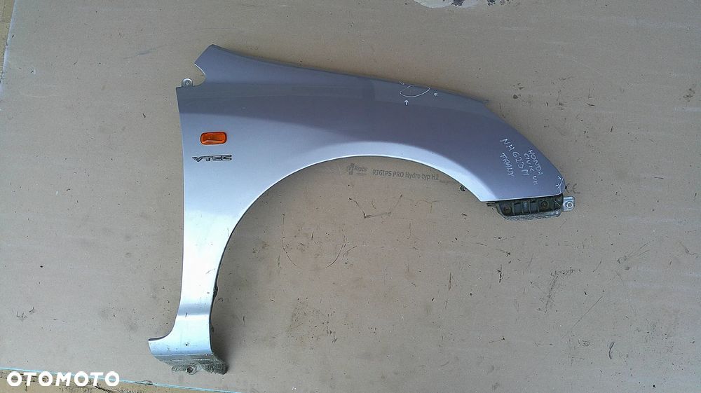 HONDA CIVIC VII BŁOTNIK PRAWY NH623M - 1