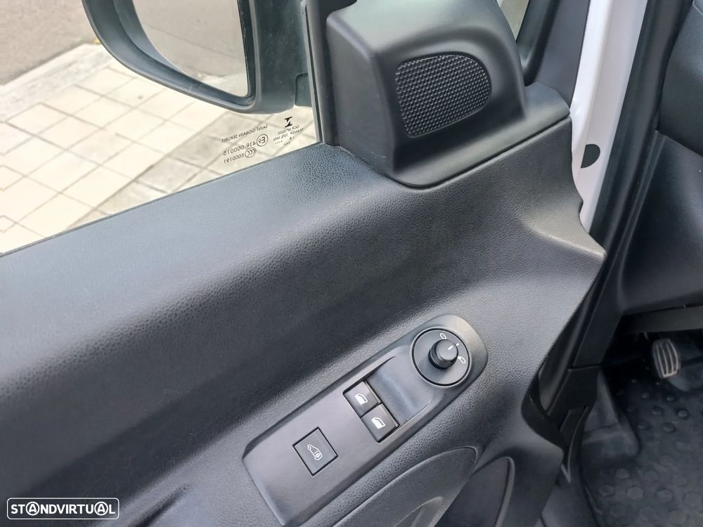 Citroën BERLINGO 1.6 hdi 100cv IVA / Dedutível - 12
