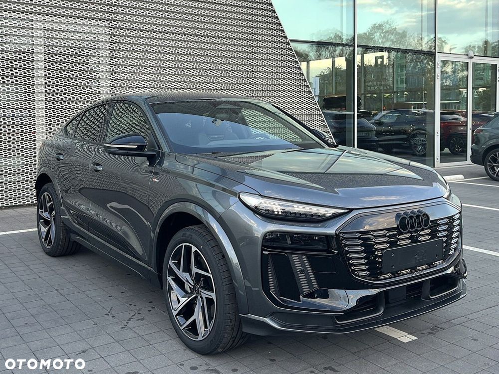 Audi Q6 e-tron - 12