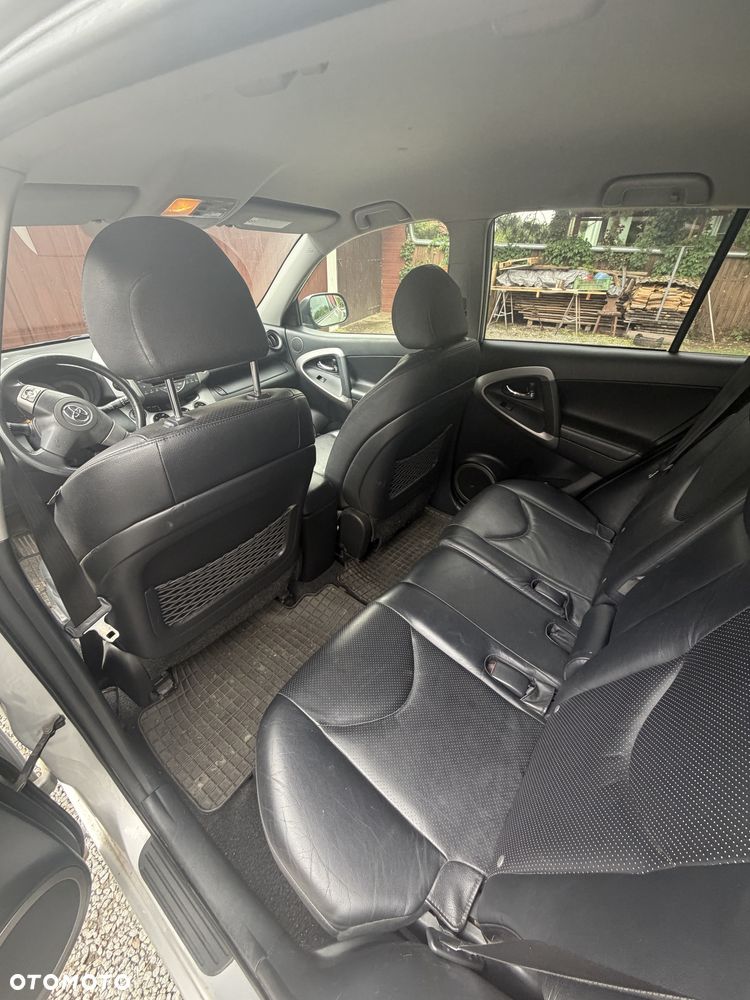Toyota RAV4 - 5