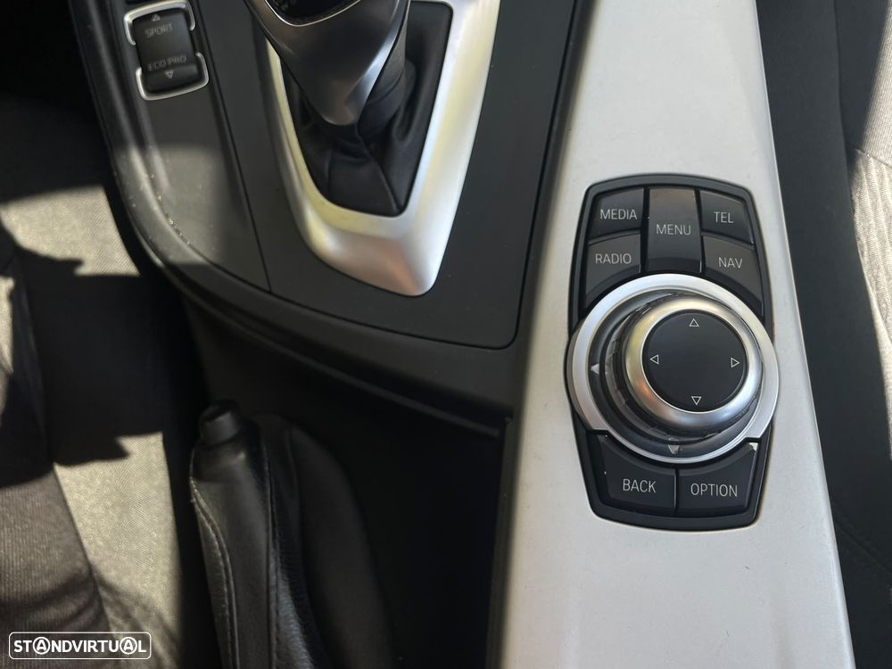 BMW 320 d Line Luxury Auto - 19