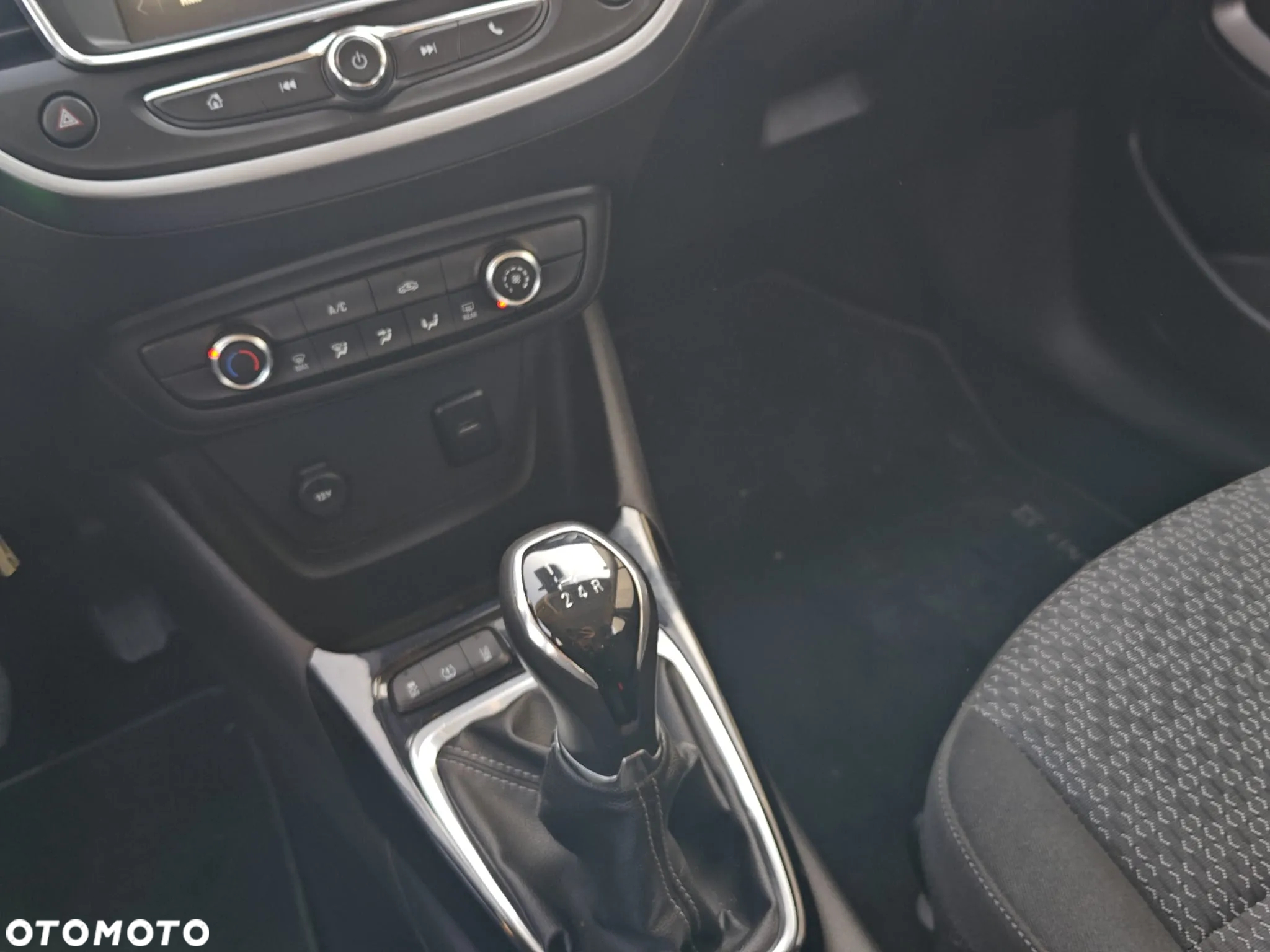 Opel Crossland X - 21