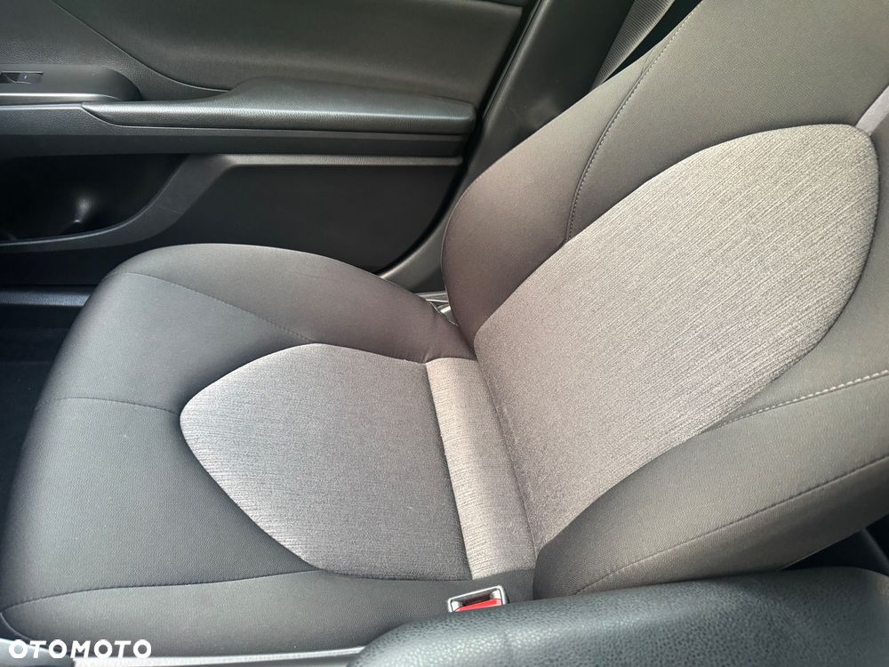 Toyota Camry 2.5 Hybrid Comfort CVT - 30