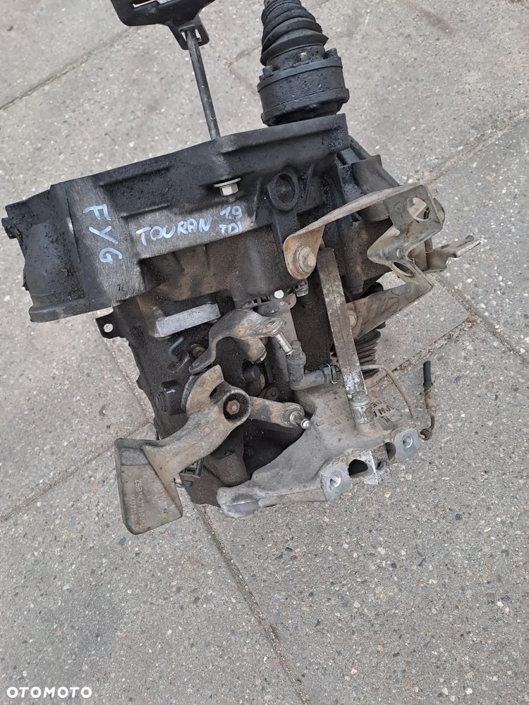 Volkswagen Touran 1.9 TDi skrzynia 6-biegowa kod FYG - 1