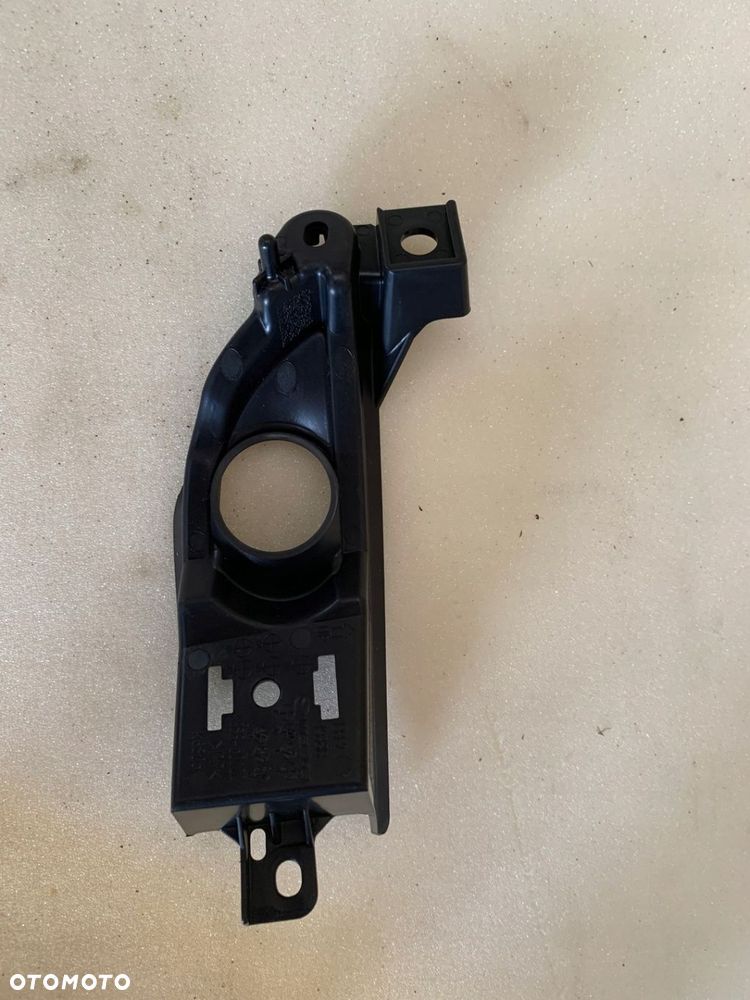 Ramka lampy przeciwmgielnej L Mazda OE KB8B50C22B - 2