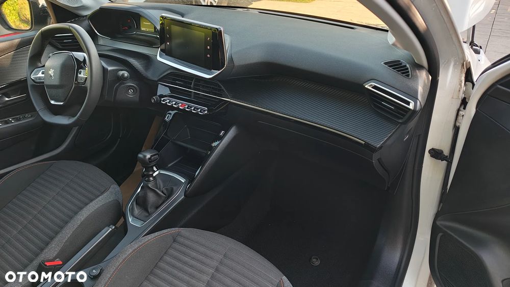 Peugeot 208 - 7