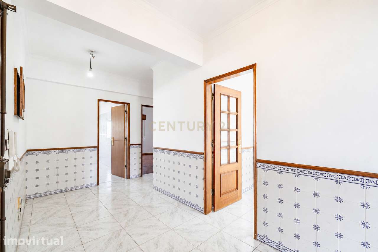 Apartamento T3 para arrendamento na Cruz de Pau - Grande imagem: 5/23