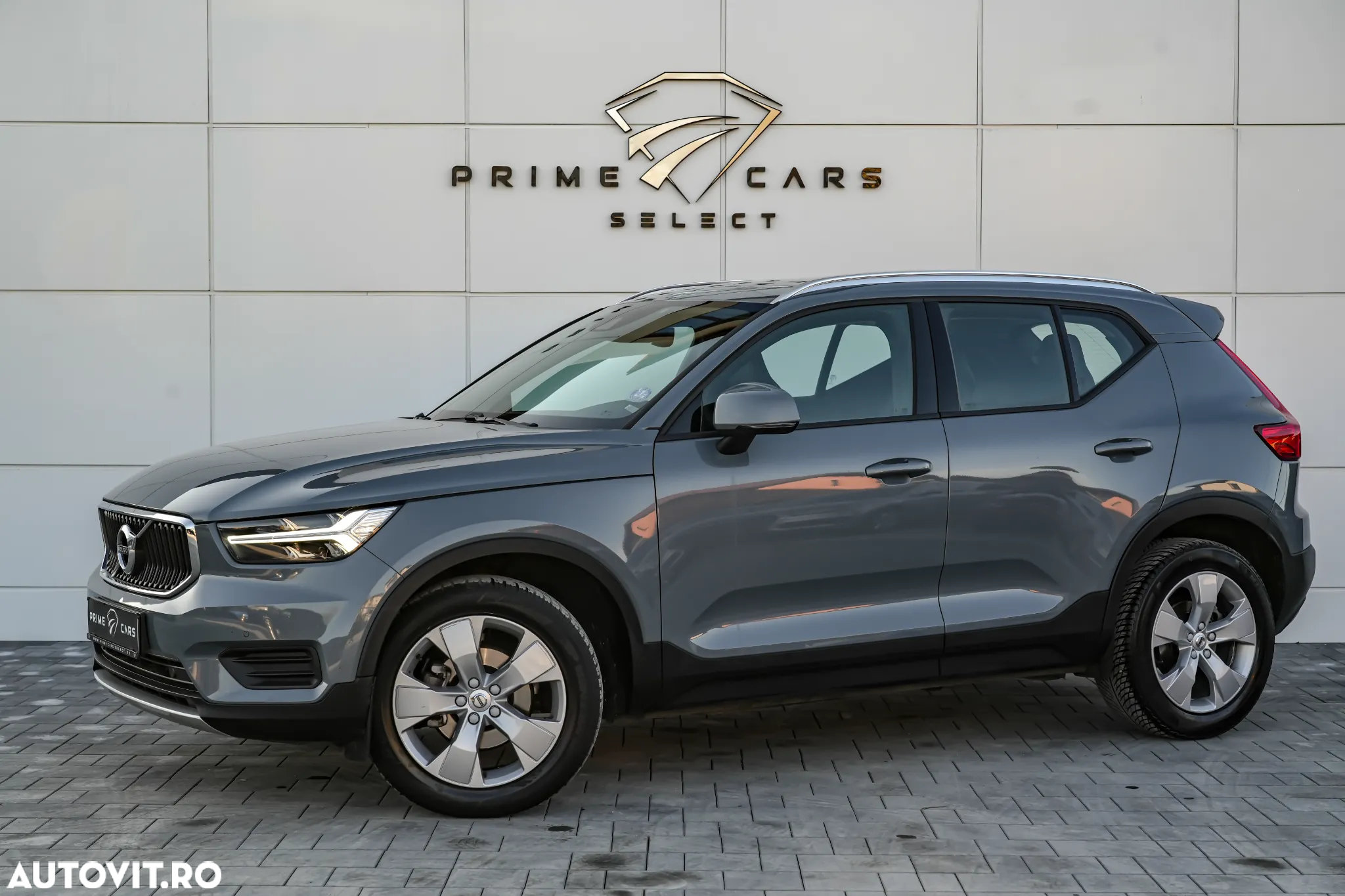 Volvo XC 40 T3 AT8 Momentum Pro - 17