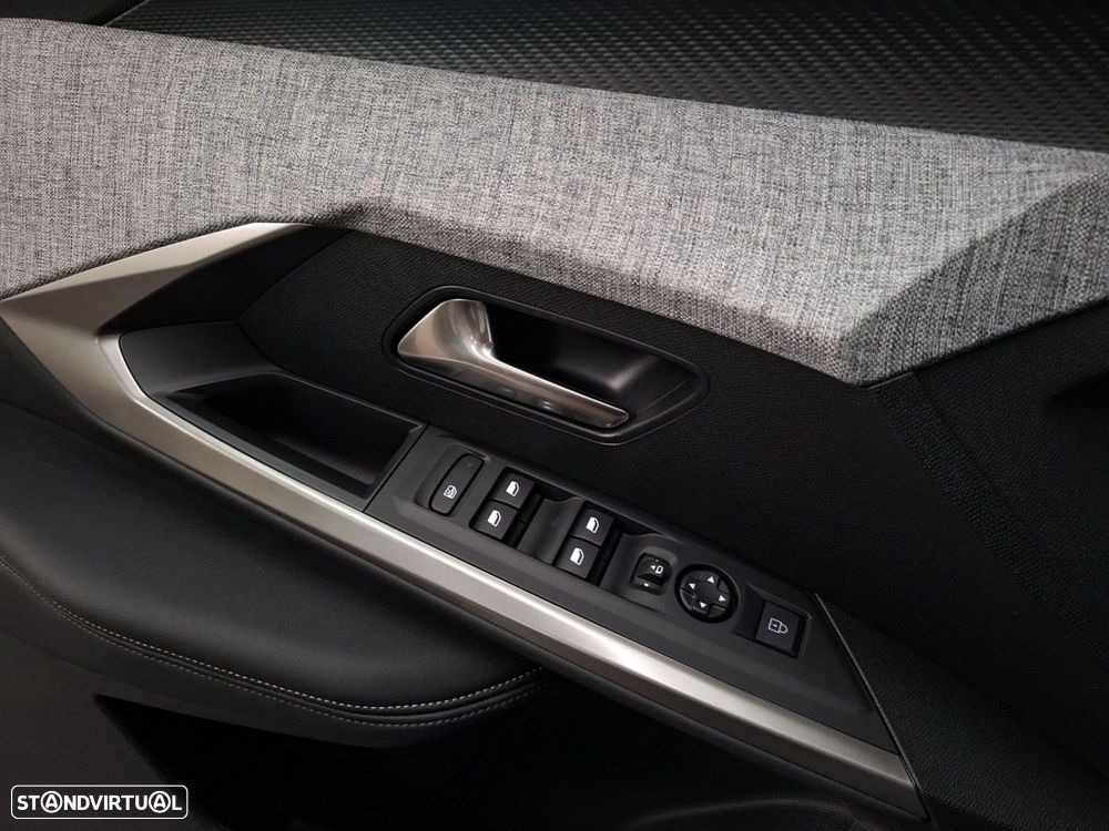 Peugeot 3008 1.2 Hybrid Allure e-DCS6 - 21