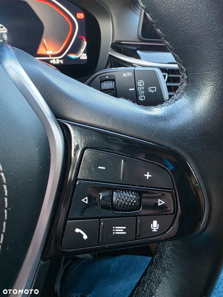 BMW Seria 5 520d xDrive mHEV Luxury Line - 7