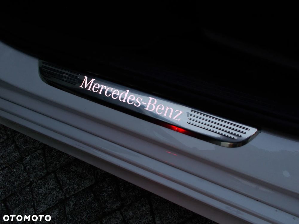 Mercedes-Benz Klasa E 350 9G-TRONIC AMG Line - 19