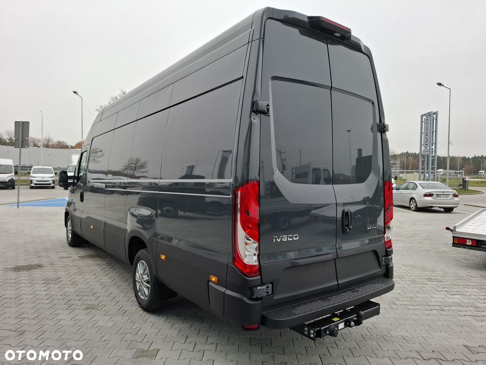 Iveco IMPONUJĄCA KUBATURA 18m3, ŚWIETNA DOSTĘPNOŚĆ, MINIMUM FORMALNOŚCI - 6