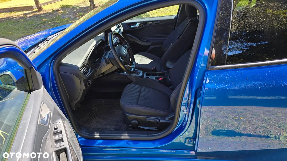 Ford Focus 1.0 EcoBoost mHEV ST-Line X - 6