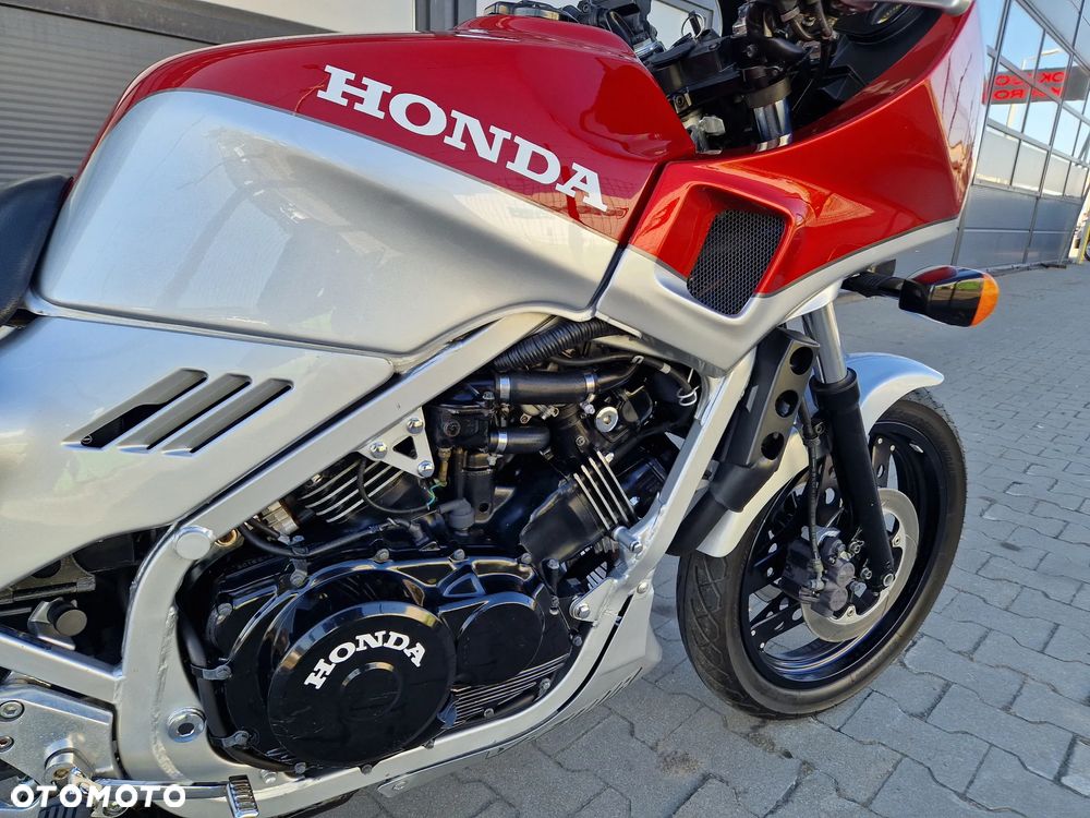 Honda VF - 12
