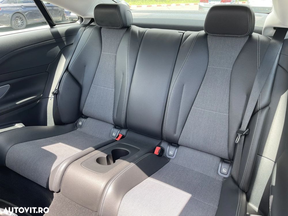 Mercedes-Benz E 220 d 4Matic 9G-TRONIC Avantgarde - 24