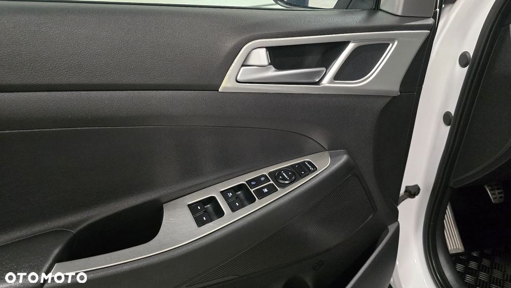 Hyundai Tucson 1.7 CRDI BlueDrive Style 2WD - 11