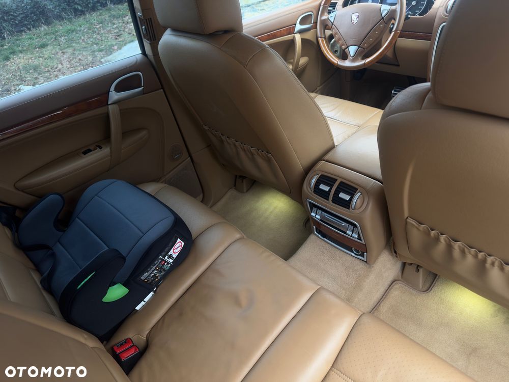 Porsche Cayenne - 10