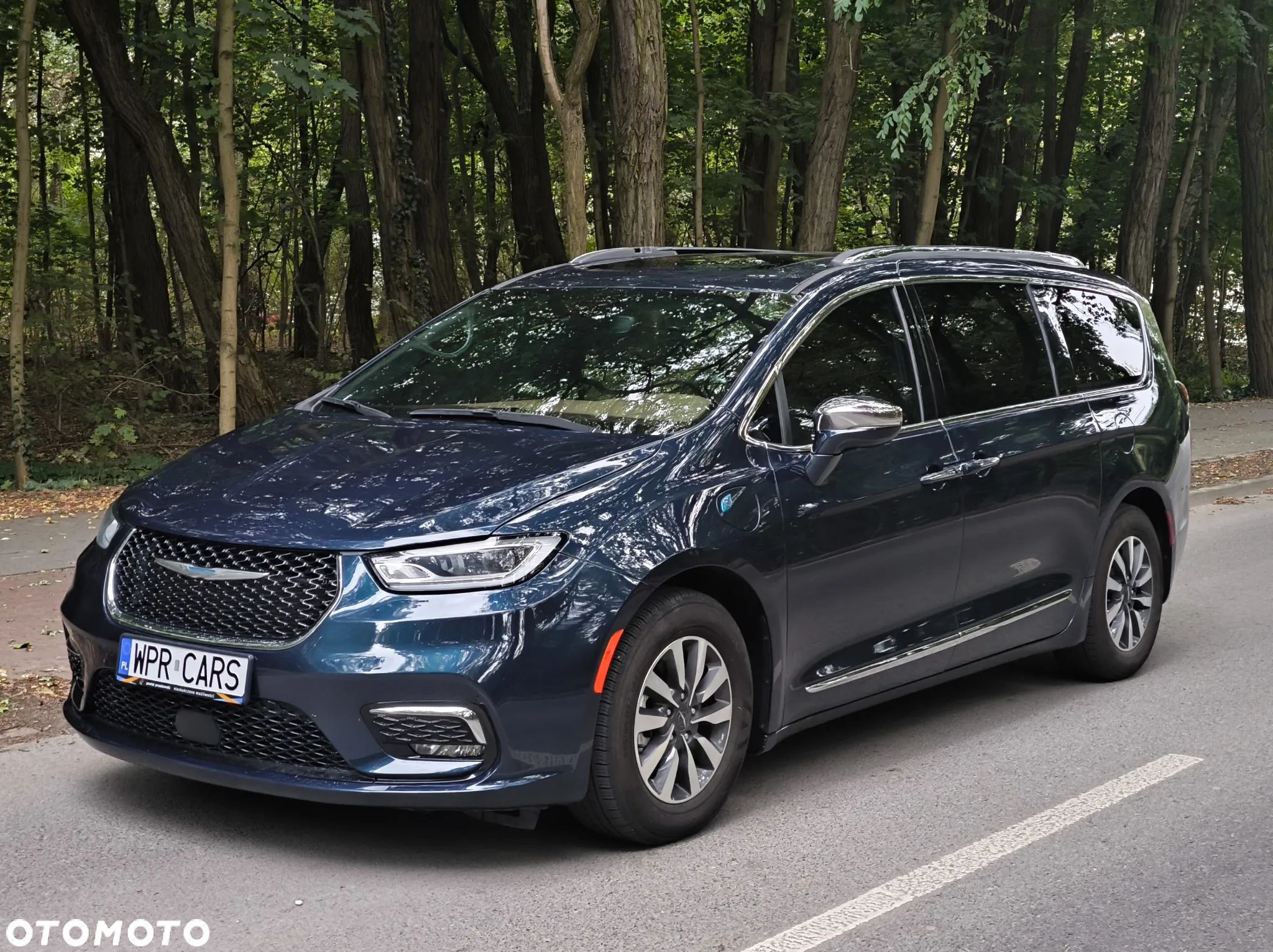 Chrysler Pacifica - 1