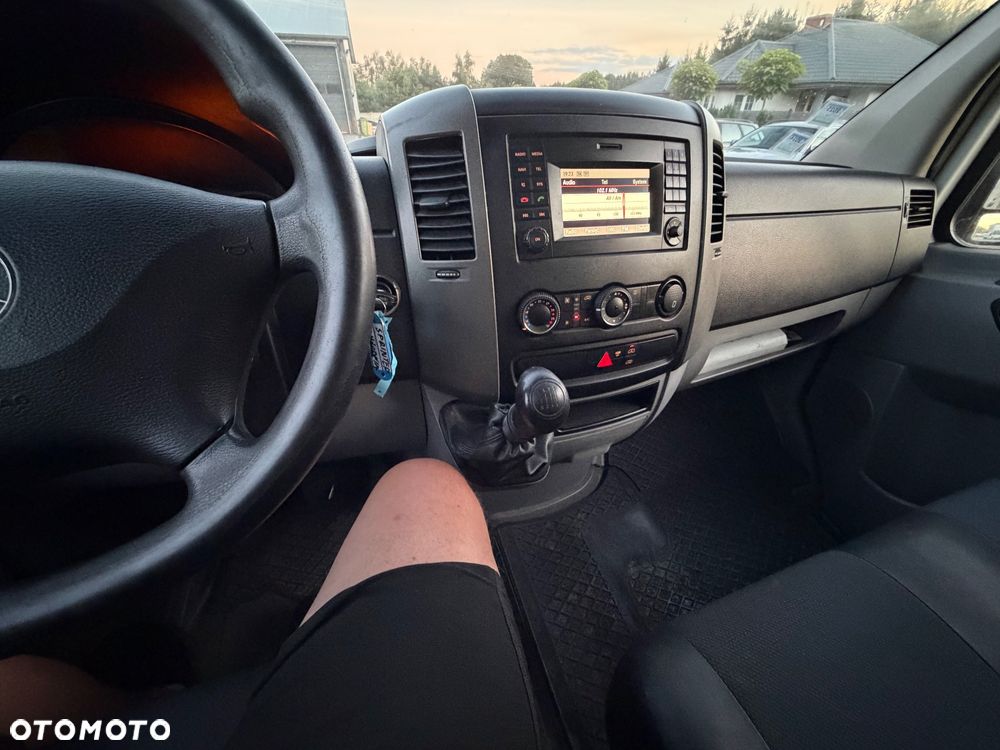 Mercedes-Benz Sprinter - 12