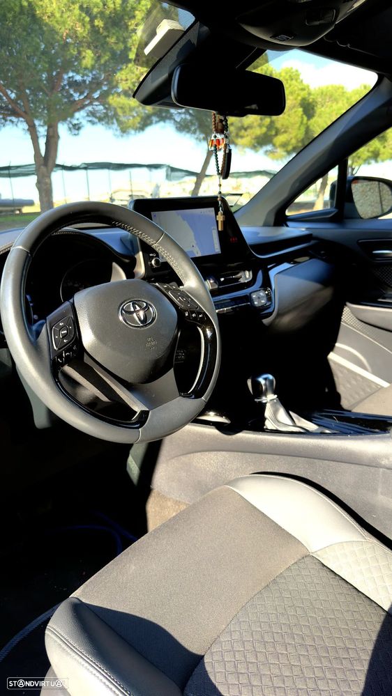 Toyota C-HR 2.0 Hybrid Square Collection - 18