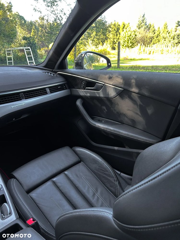 Audi A4 Limousine - 12