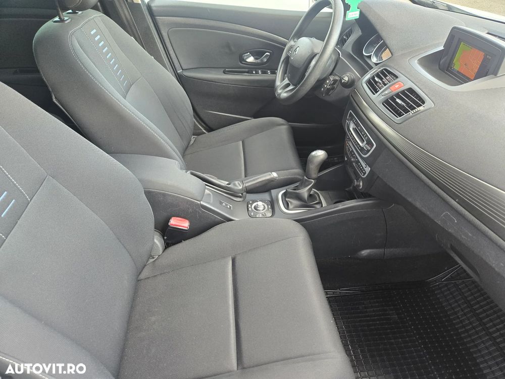 Renault Megane dCi 90 FAP Paris - 6