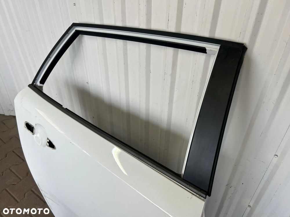 TOYOTA COROLLA E21 KOMBI 2019- DRZWI PRAWE TYLNE TYŁ LISTWA ZGARNIAJĄCA RAMKA NAKŁADKA SŁUPKA NA SŁUPEK - 6